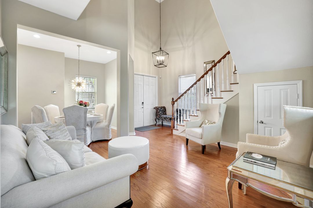 531 105th Ave N, Naples, FL 34108