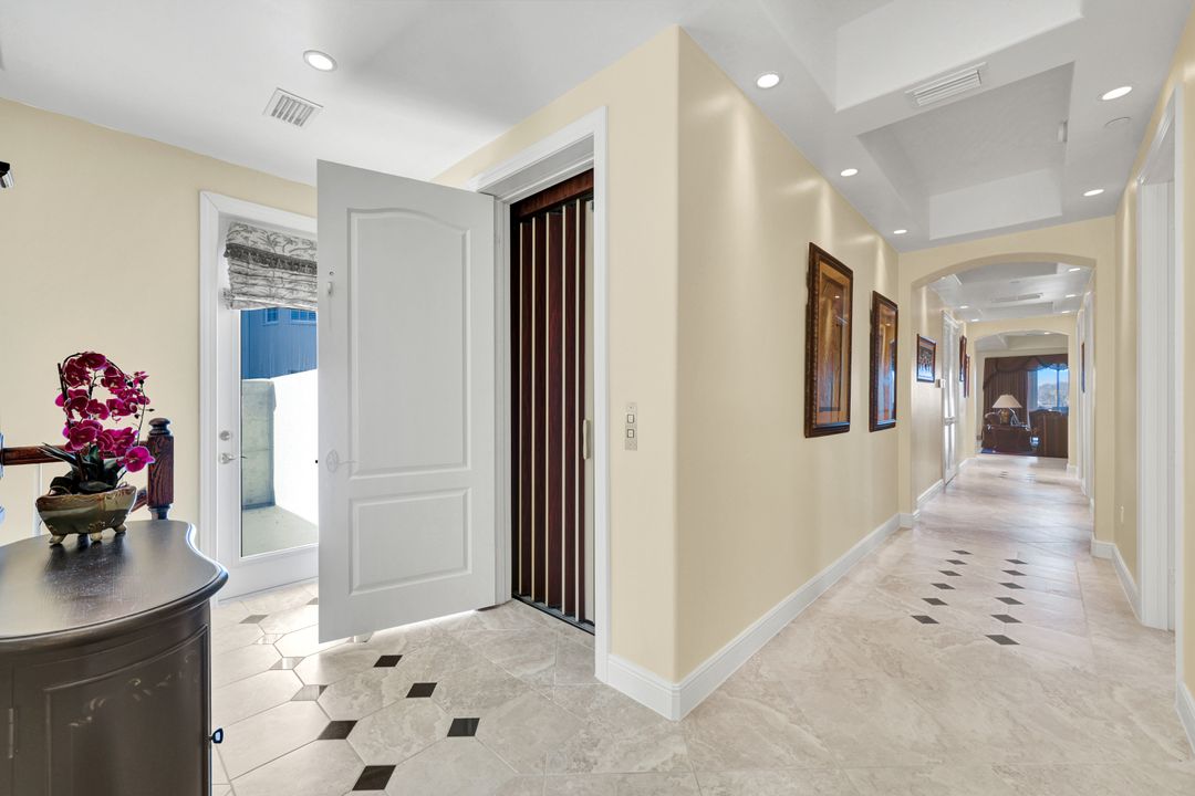 530 Avellino Isles Cir #7201, Naples, FL 34119