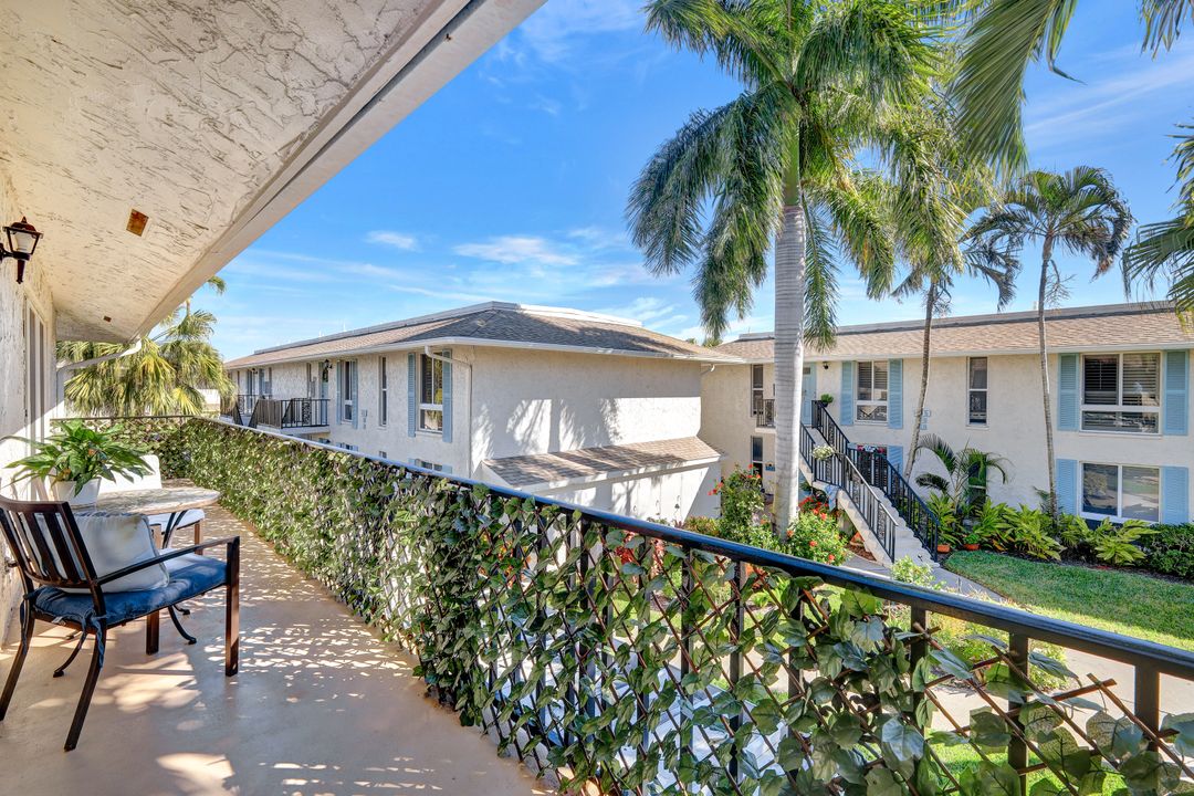 233 Palm Dr #2, Naples, FL 34112