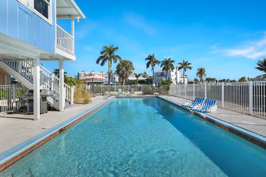 100 Tarpon Rd, Fort Myers Beach, FL 33931