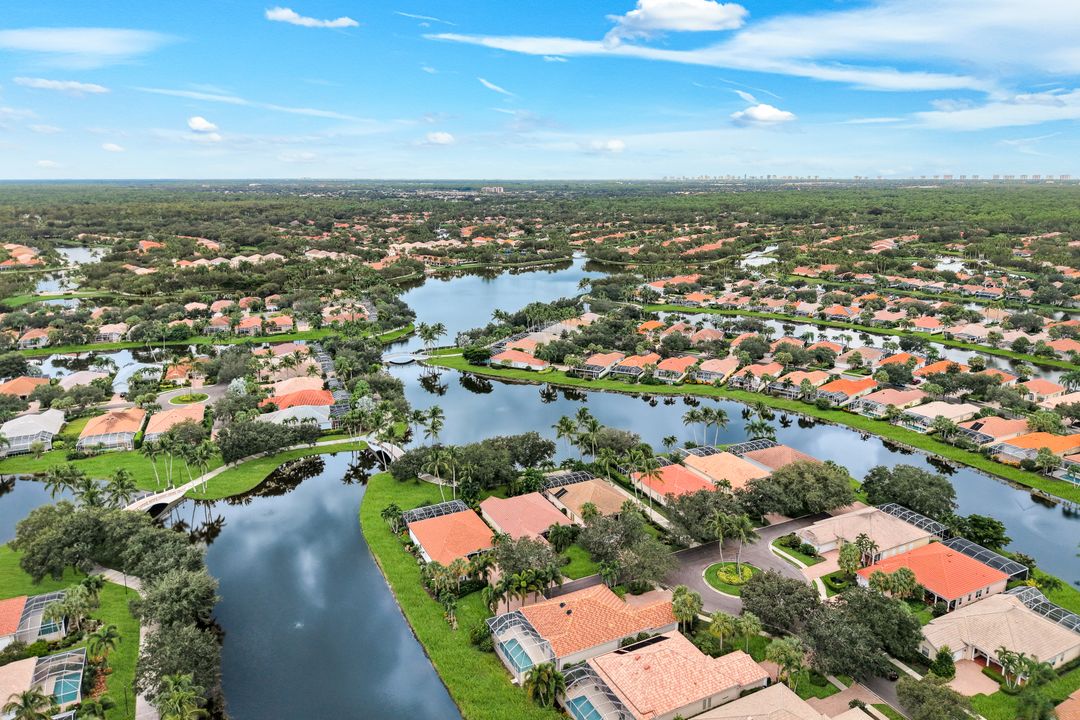 4362 Queen Elizabeth Way, Naples, FL 34119