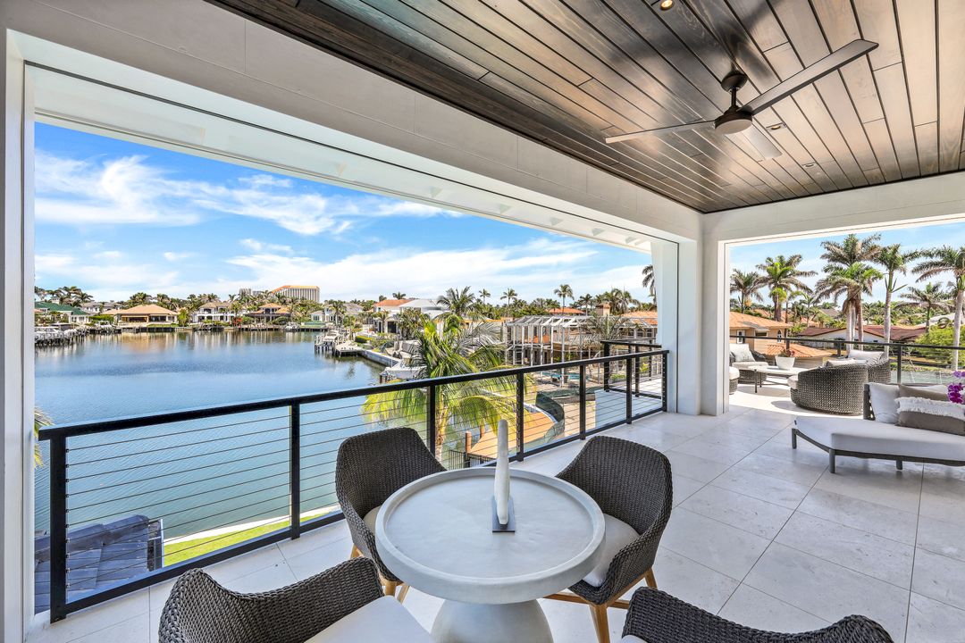 403 Neapolitan Way, Naples, FL 34103