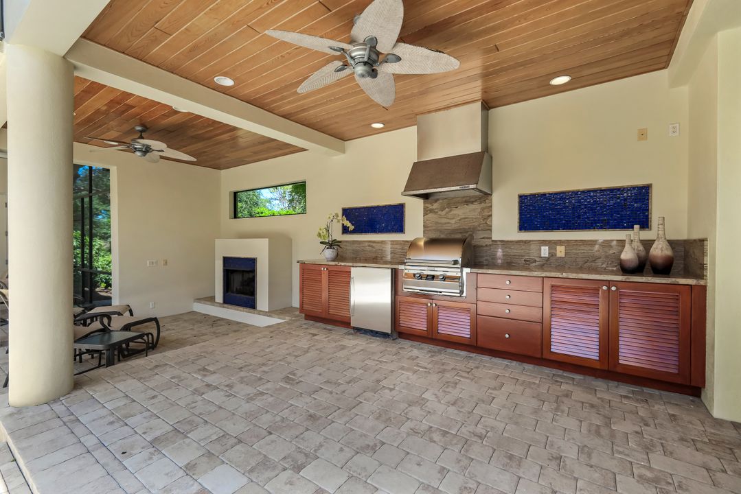 1284 Pocantico Ln, Naples, FL 34110
