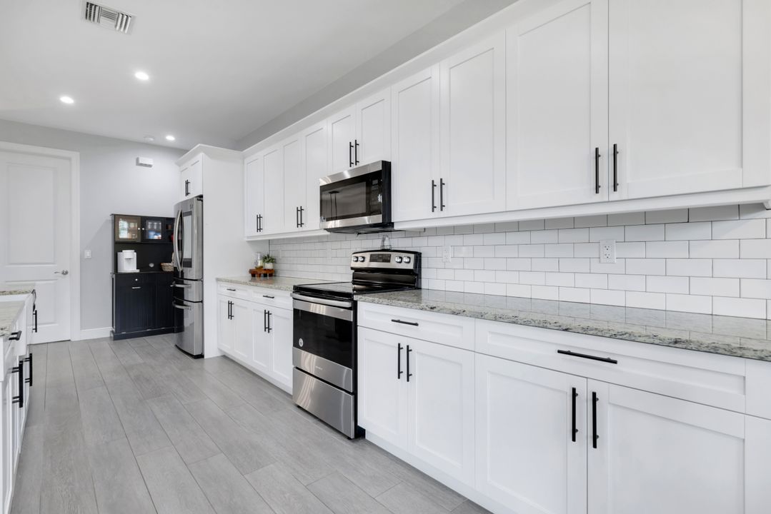 763 35th Ave NW, Naples, FL 34120