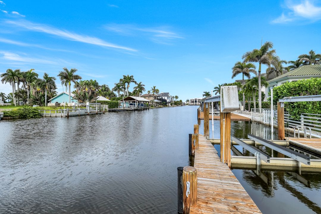 151 Bayview Ave, Naples, FL 34108