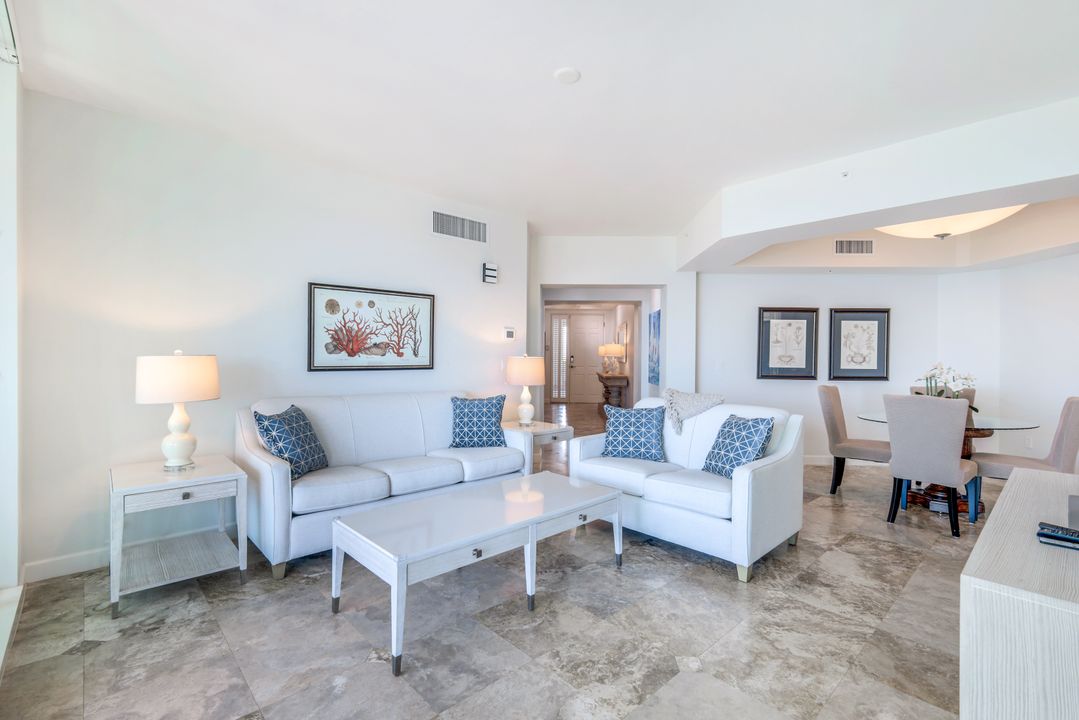 300 Dunes Blvd #PH05, Naples, FL 34110