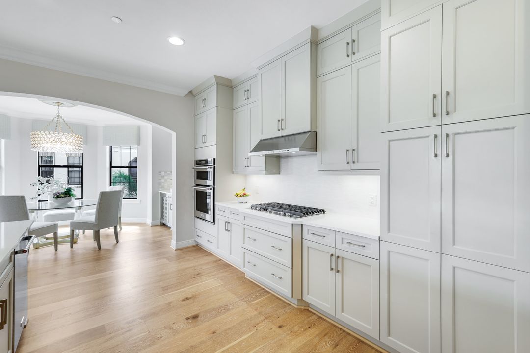 16391 Viansa Wy #202, Naples, FL 34110