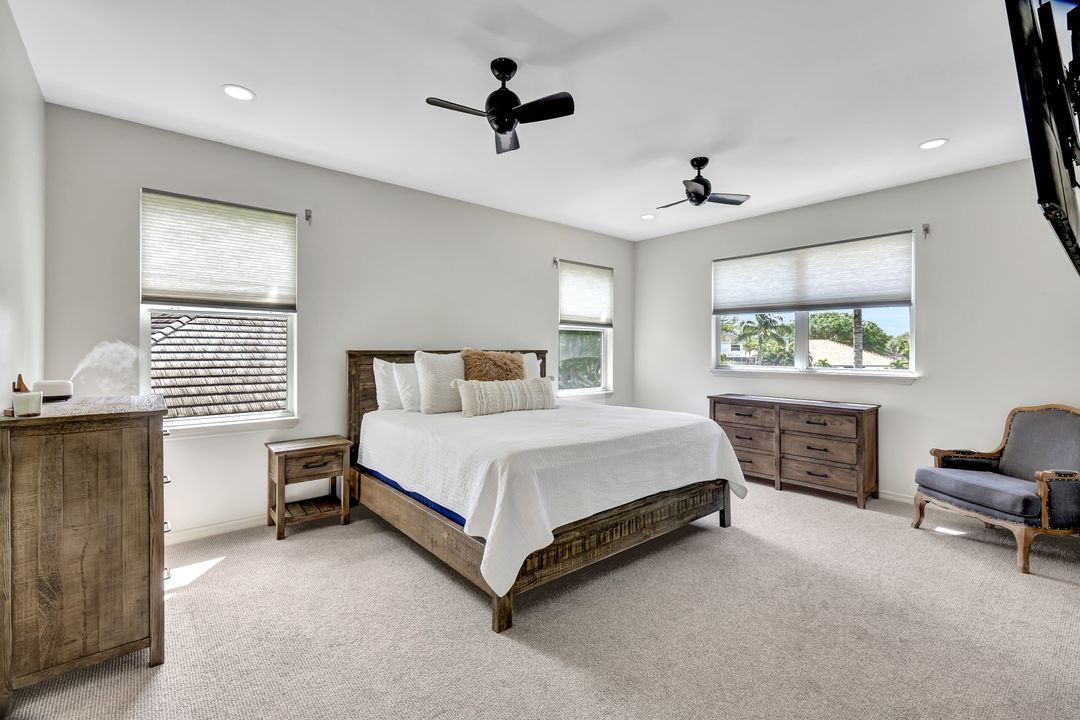 8146 Las Palmas Way, Naples, FL 34109