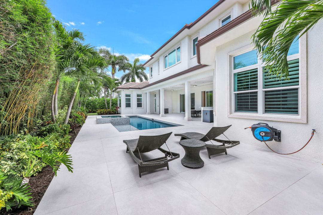 569 Neapolitan Way, Naples, FL 34103
