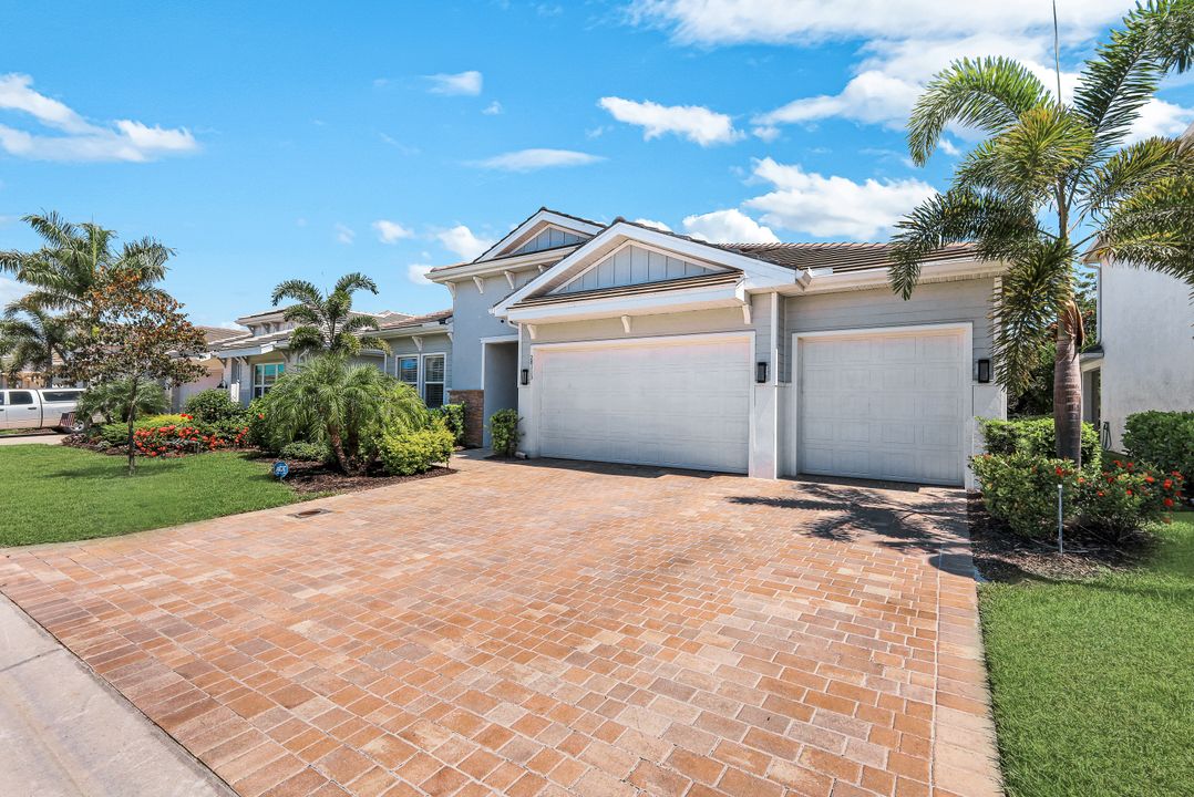 28113 Captiva Shell Lp, Bonita Springs, FL 34135