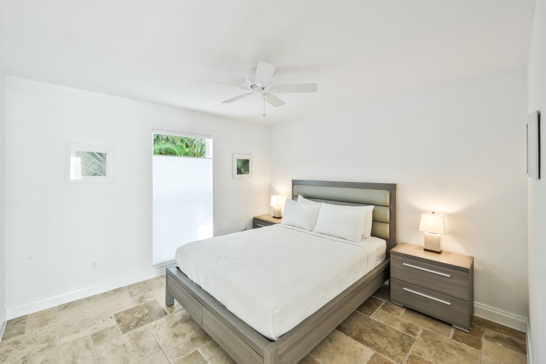 2302 SE 28th St, Cape Coral, FL 33904