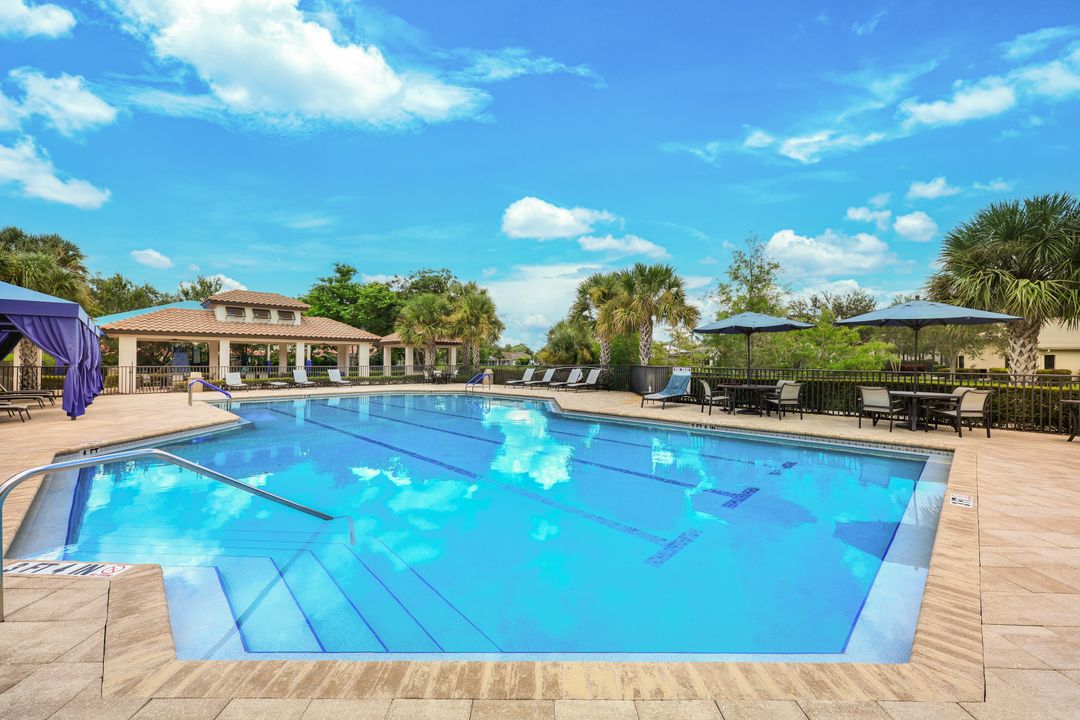 7661 San Sebastian Way, Naples, FL 34109