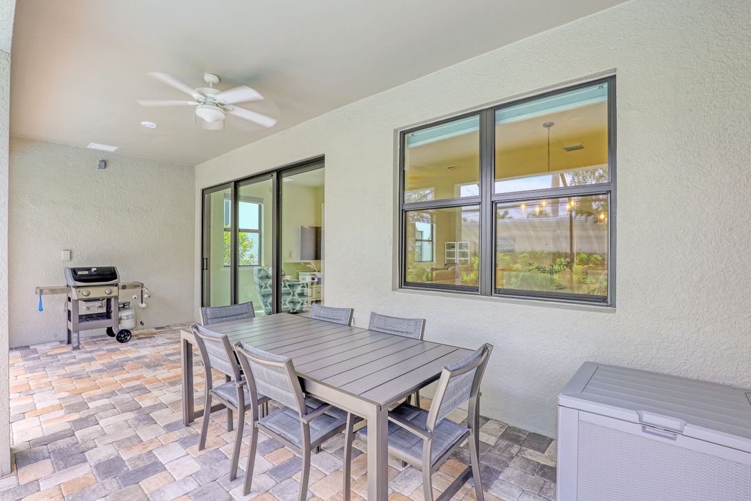 7266 Wilton Dr N, Naples, FL 34109