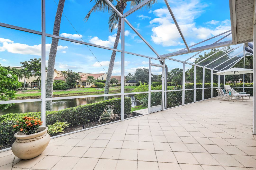 703 Heathery Ln, Naples, FL 34108