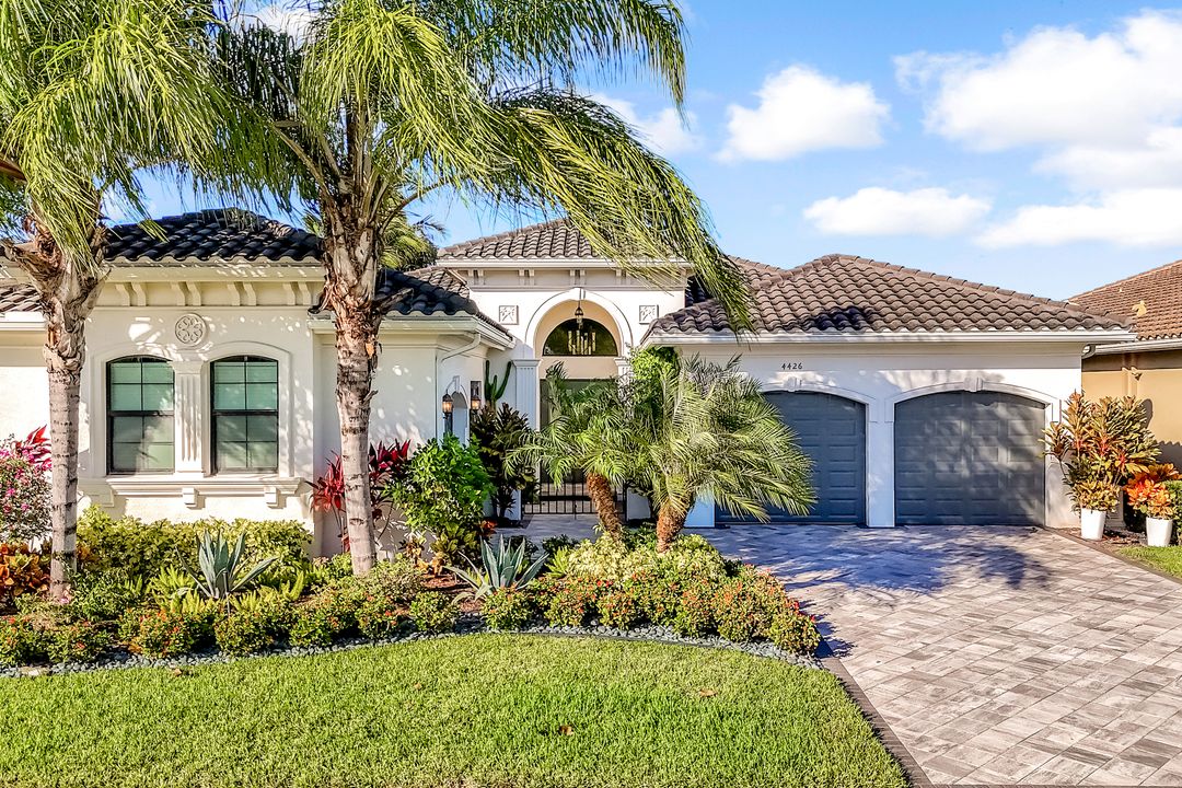 4426 Caldera Cir, Naples, FL 34119