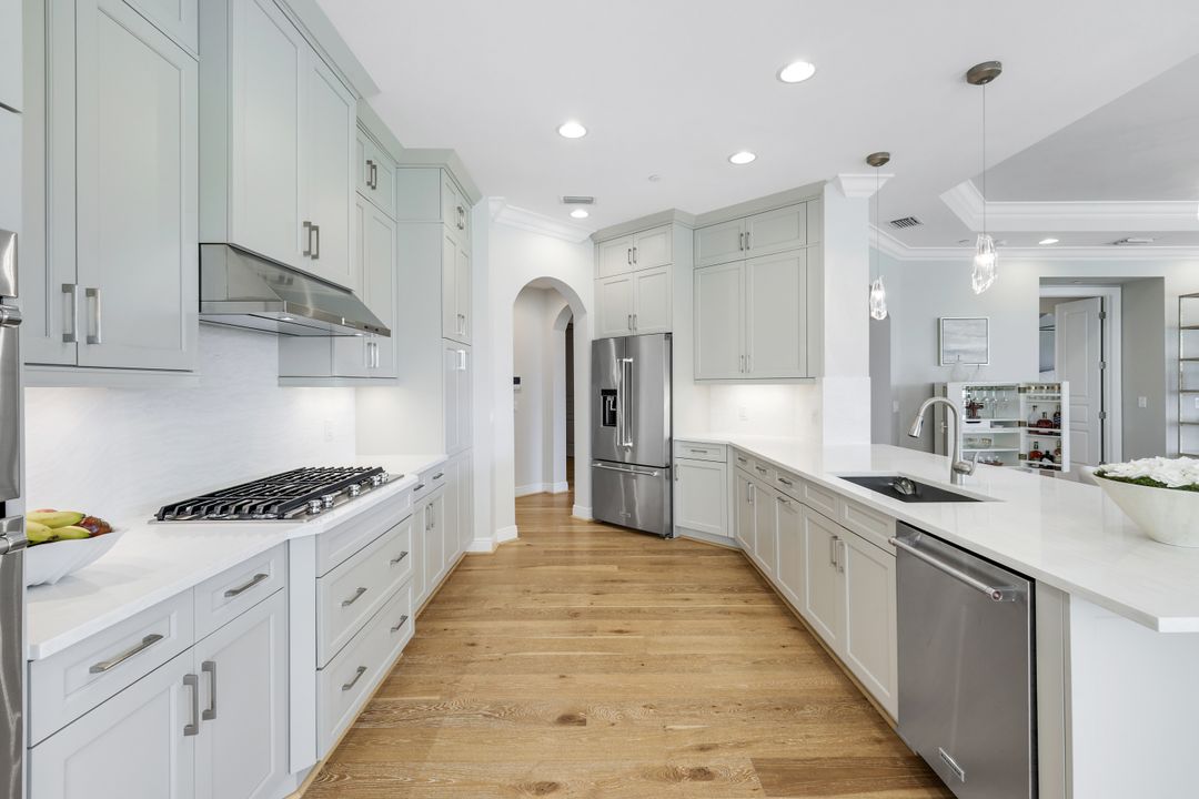 16391 Viansa Wy #202, Naples, FL 34110