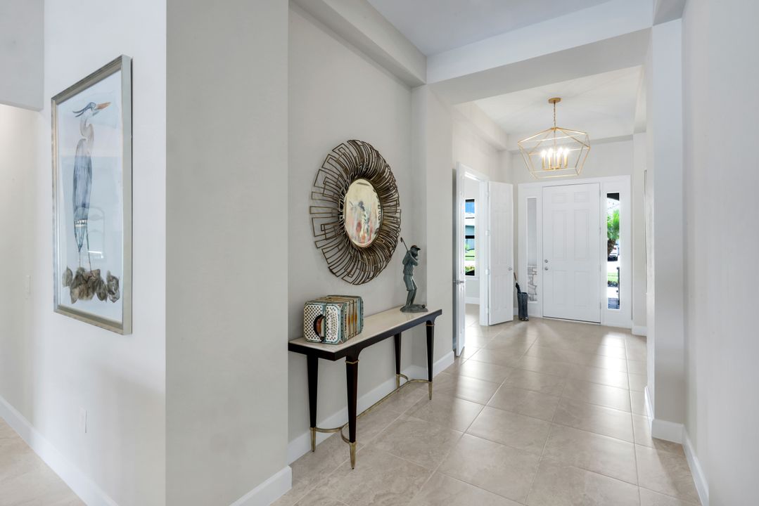 9577 Everglades Dr, Naples, FL 34120
