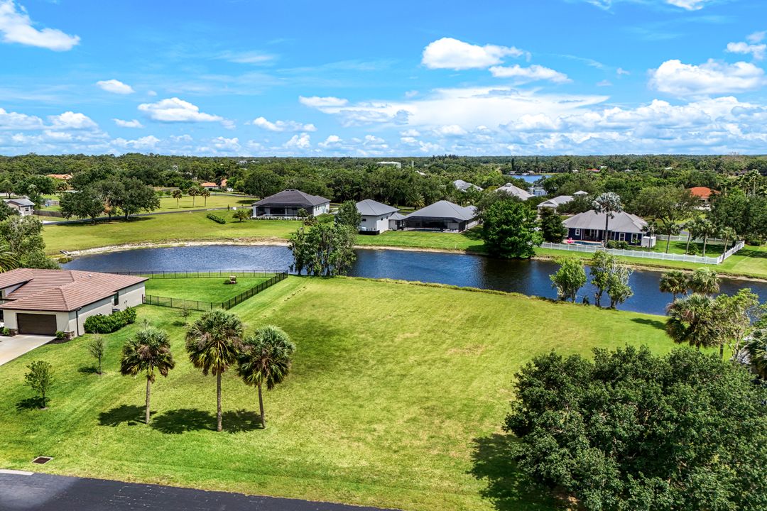 16620 Willow Point Ct, Alva, FL 33920