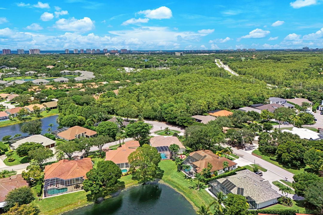7998 Beaumont Ct, Naples, FL 34109