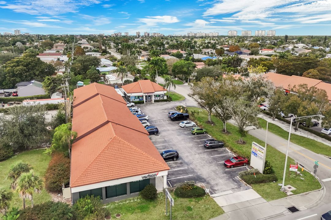 10265 Tamiami Trl N, Naples, FL 34108