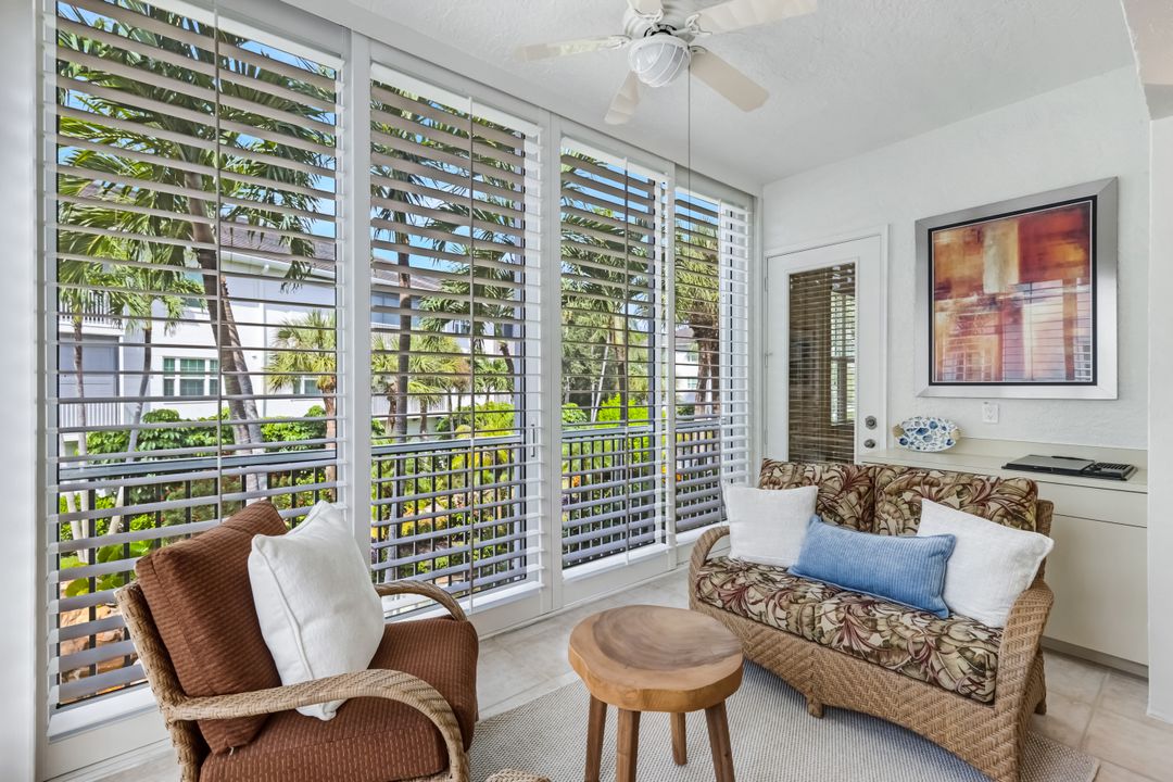 820 Bentwater Cir #101, Naples, FL 34108