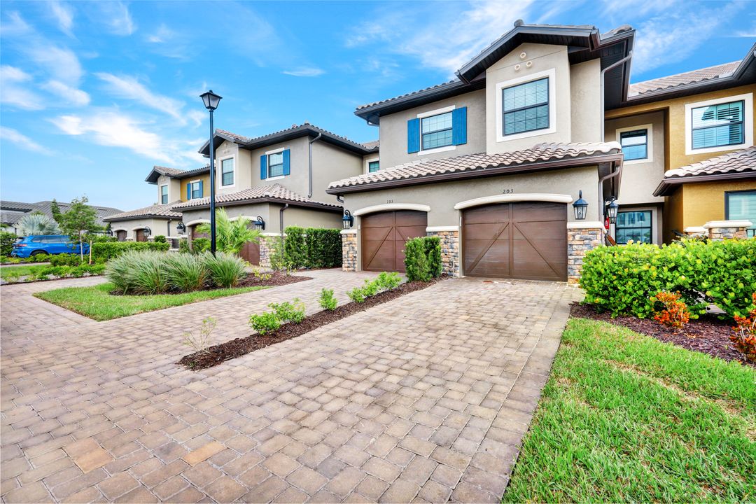 9633 Montelanico Loop #103, Naples, FL 34119