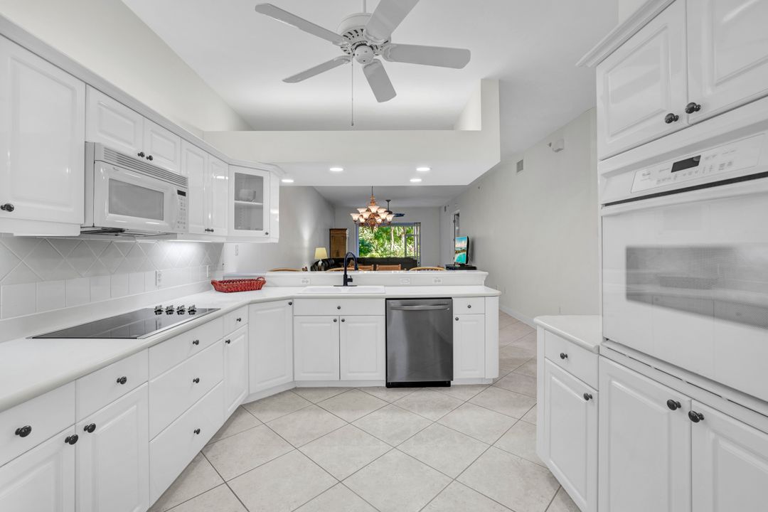 2355 Hidden Lake Dr #3, Naples, FL 34112