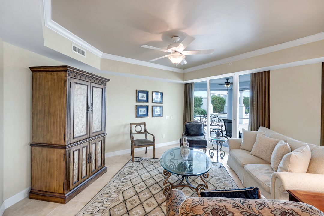 295 Grande Way #T03, Naples, FL 34110