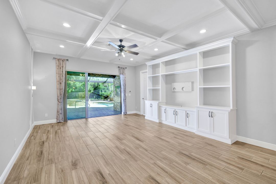 1189 S Town and River Dr, Fort Myers, FL 33919