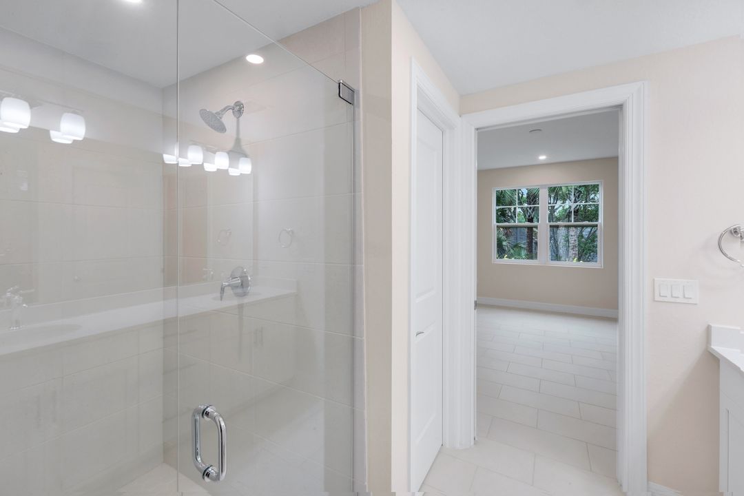 280 Antilles Wy E #101, Naples, FL 34112