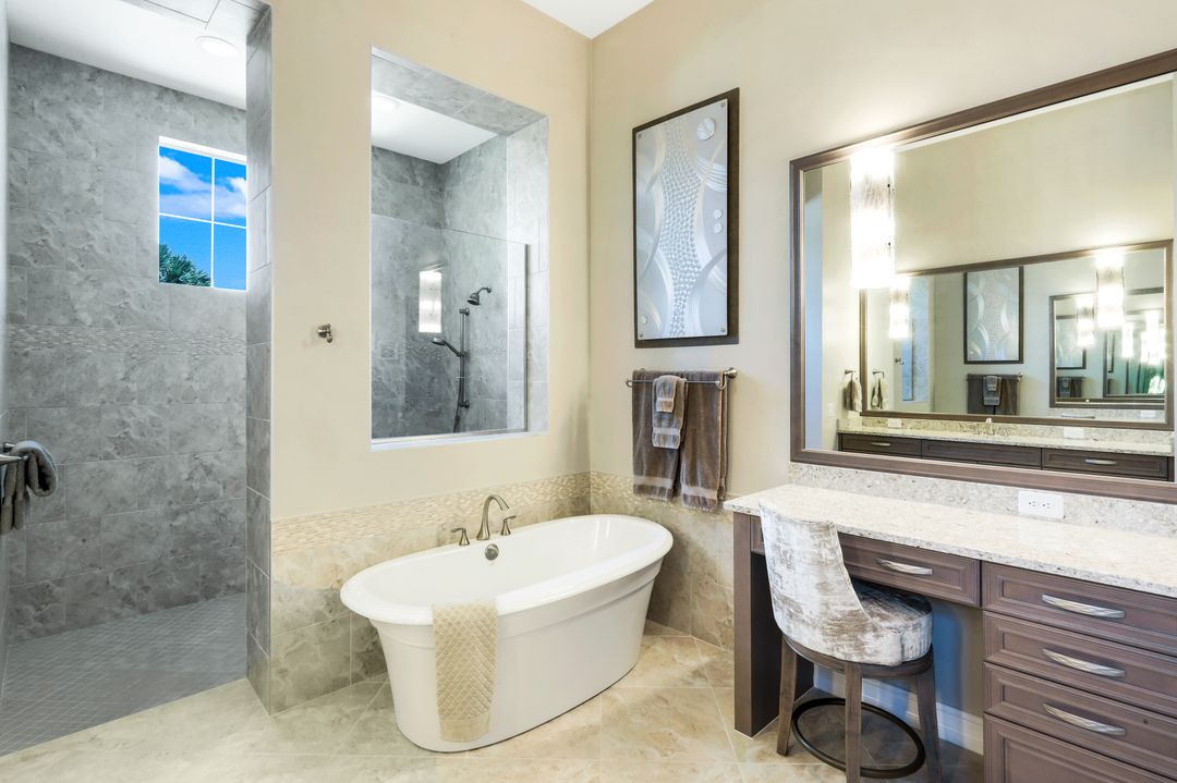6259 Lightbourn Wy, Naples, FL 34113