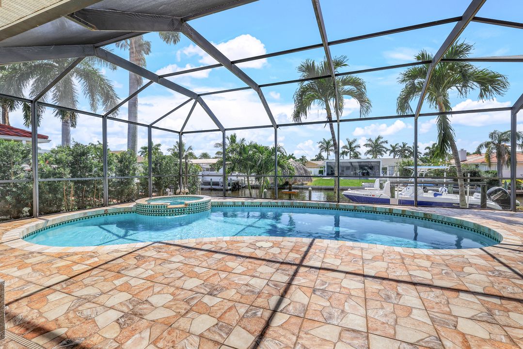 5336 Malibu Ct, Cape Coral, FL 33904