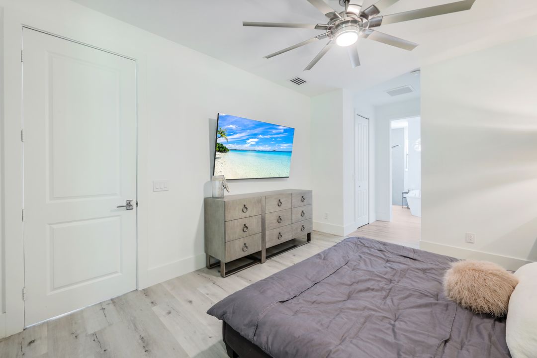 5995 Lancewood Way, Naples, FL 34116