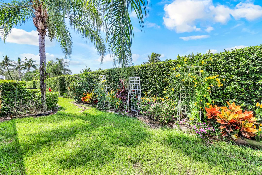 4823 Lasqueti Way, Naples, FL 34119