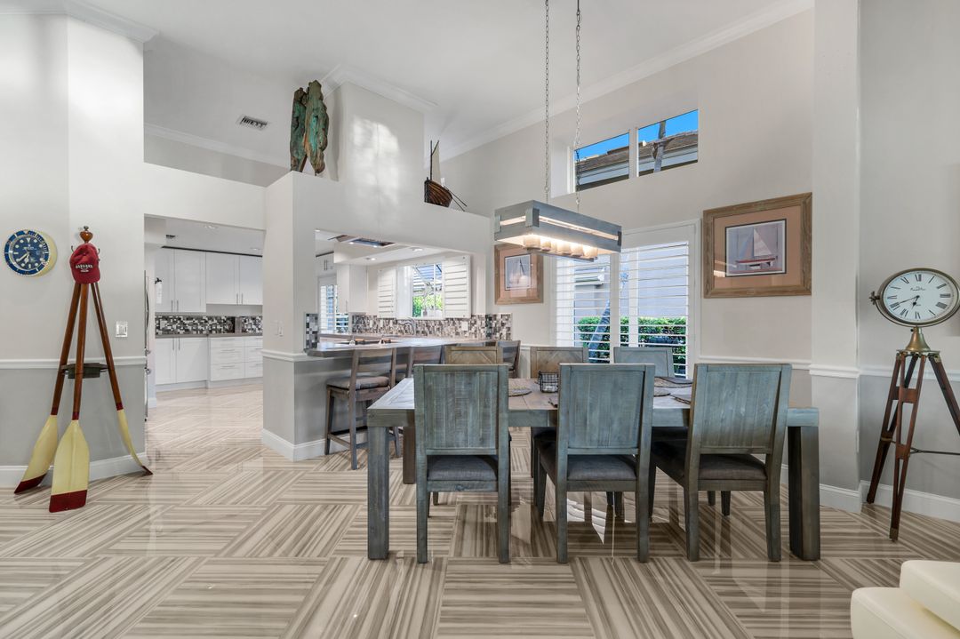 10366 Quail Crown Dr, Naples, FL 34119