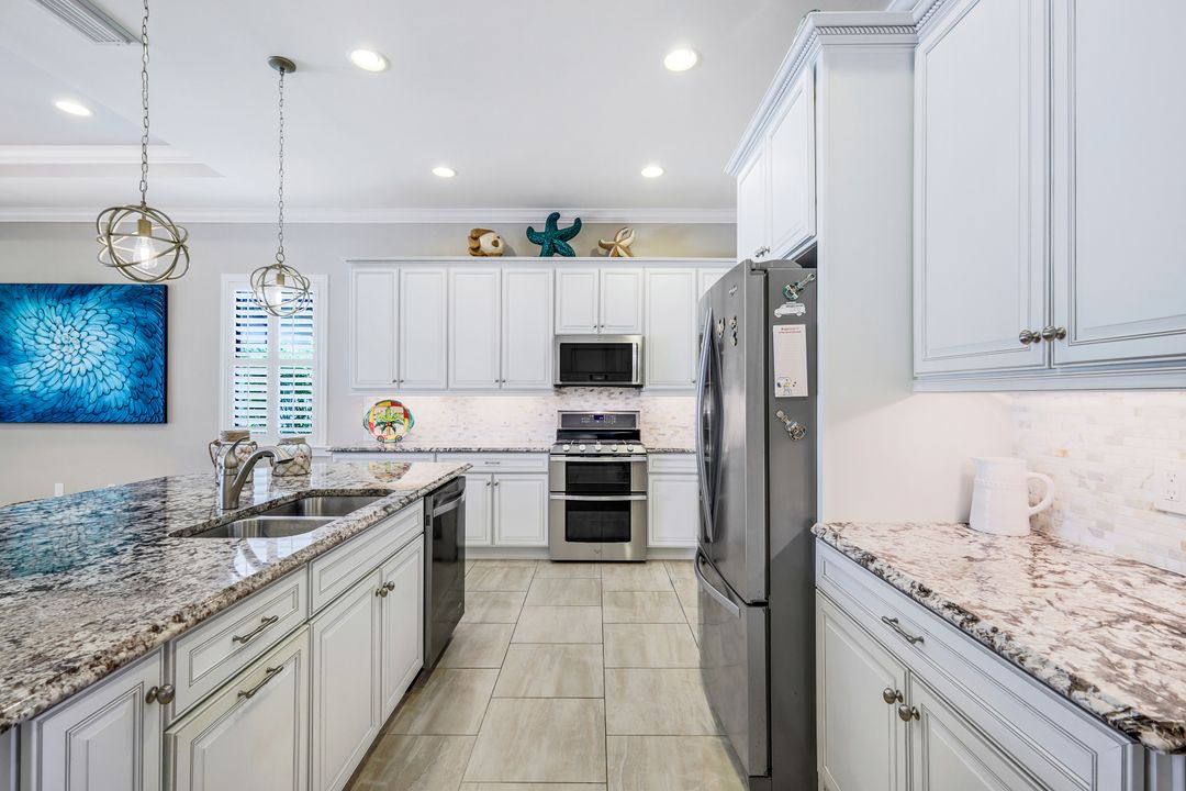 10263 Porto Romano Drive, Miromar Lakes, FL 33913