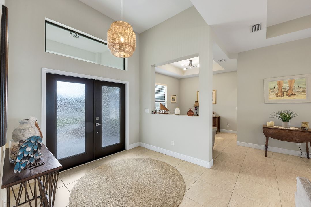 401 NE 19th Pl, Cape Coral, FL 33909