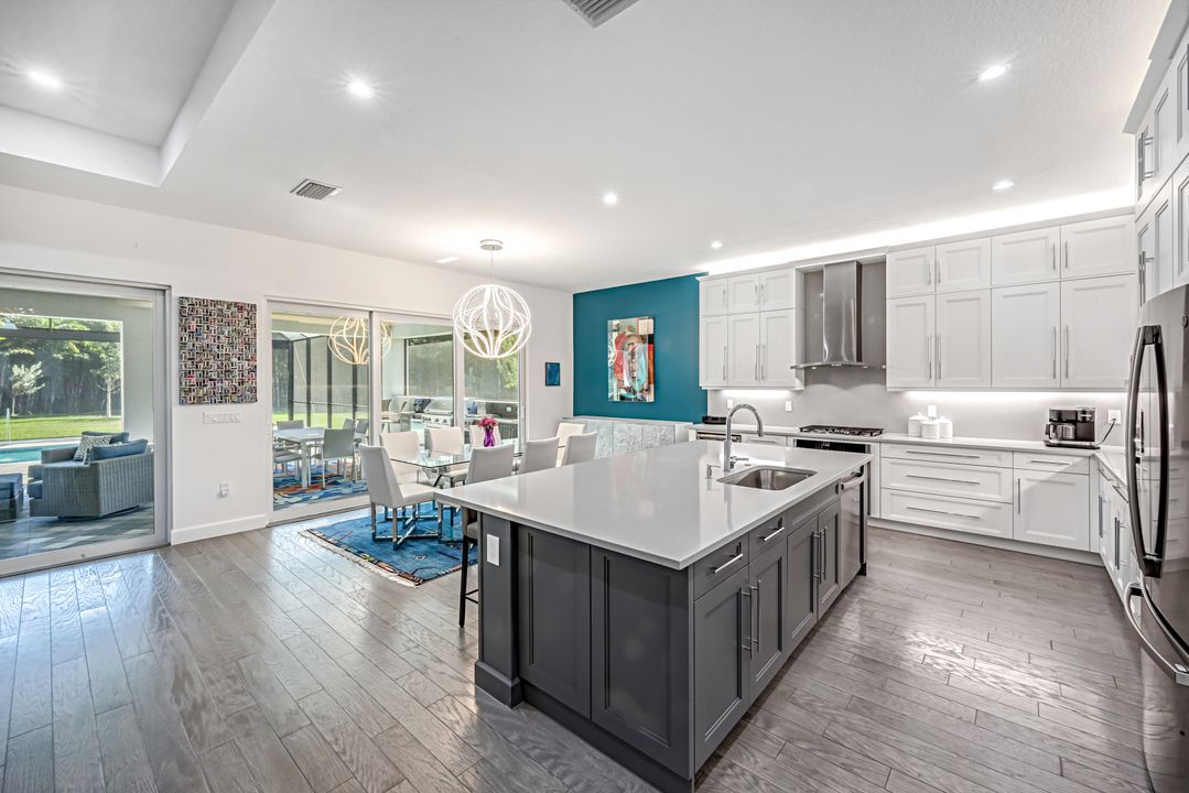 12083 Azalea Wy, Naples, FL 34120