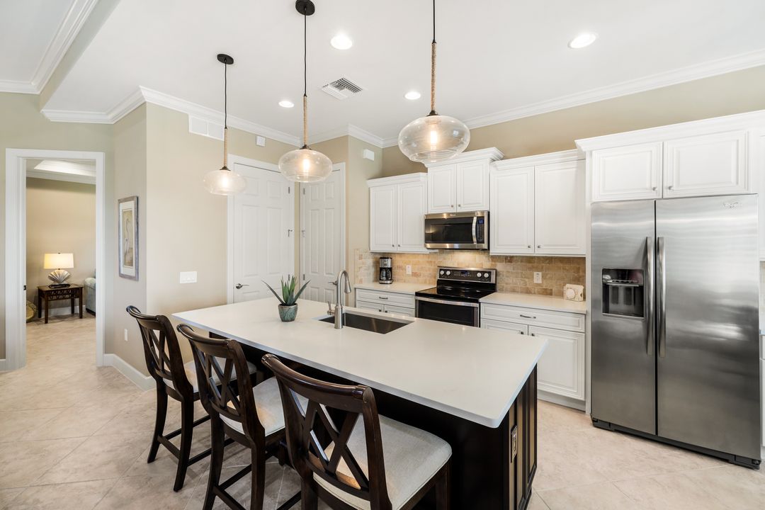 9112 Siesta Bay Dr, Naples, FL 34120