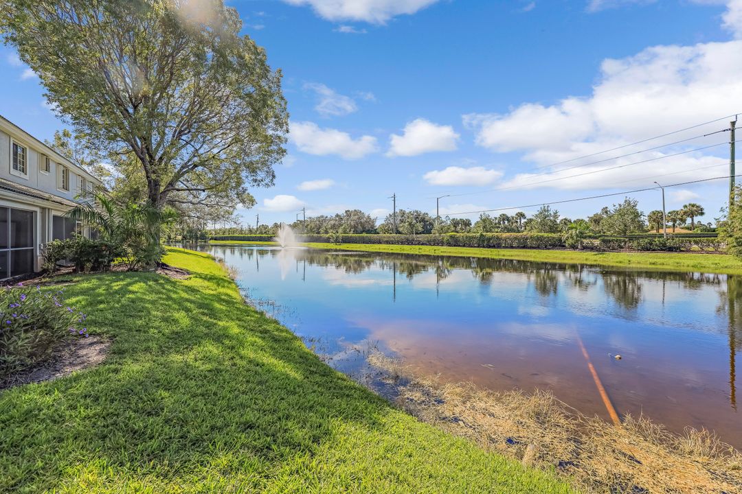 10026 Pacific Pines Ave, Fort Myers, FL 33966