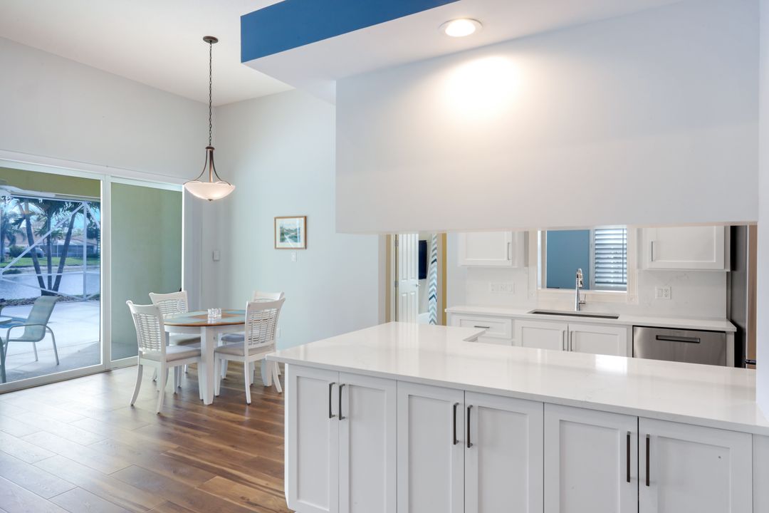 4322 Queen Elizabeth Way, Naples, FL 34119