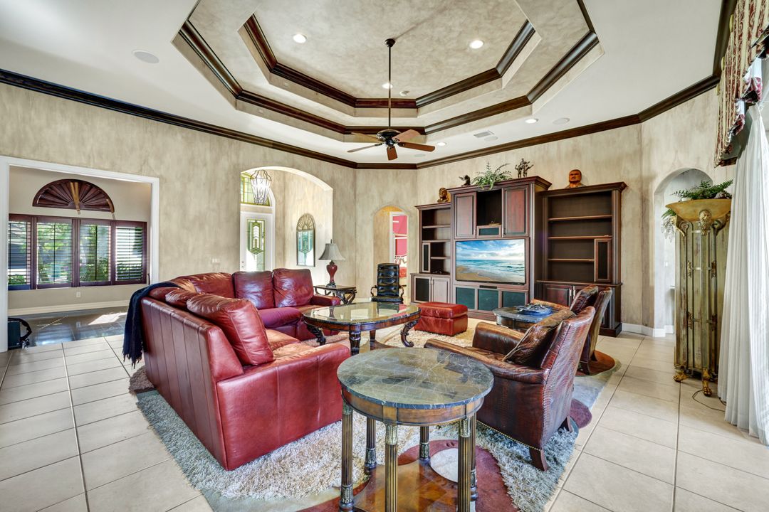 9742 Wilshire Lakes Blvd, Naples, FL 34109