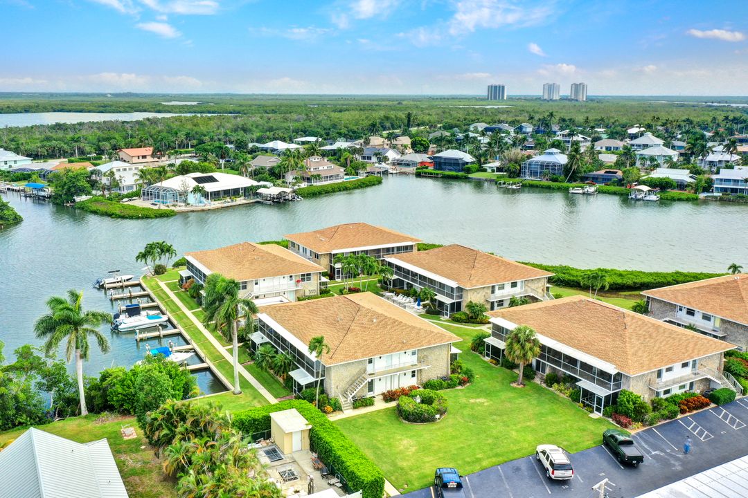 330 Kon Tiki Dr #D-1, Naples, FL 34113