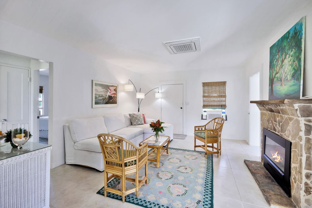 1245 8th Terrace N, Naples, FL 34102