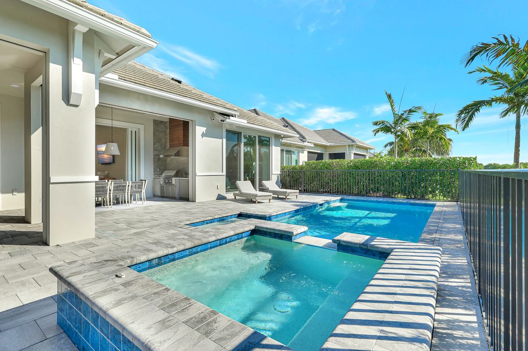 3344 Kumamoto Ln, Naples, FL 34114