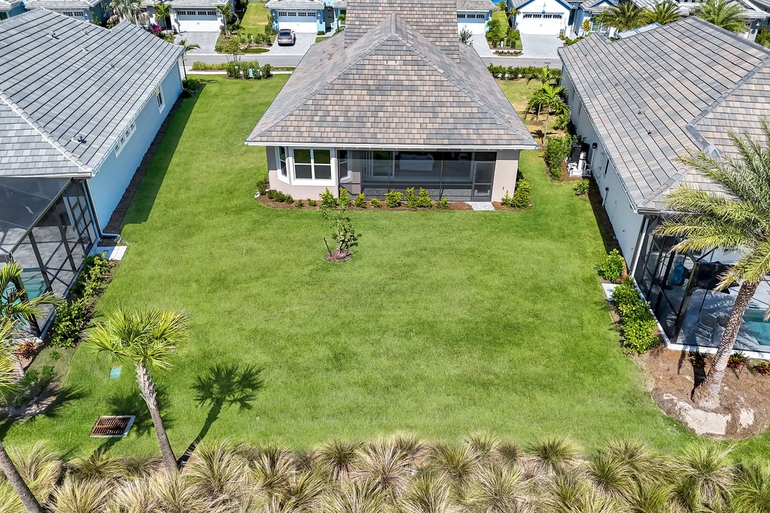 8850 Calypso Ct, Naples, FL 34112