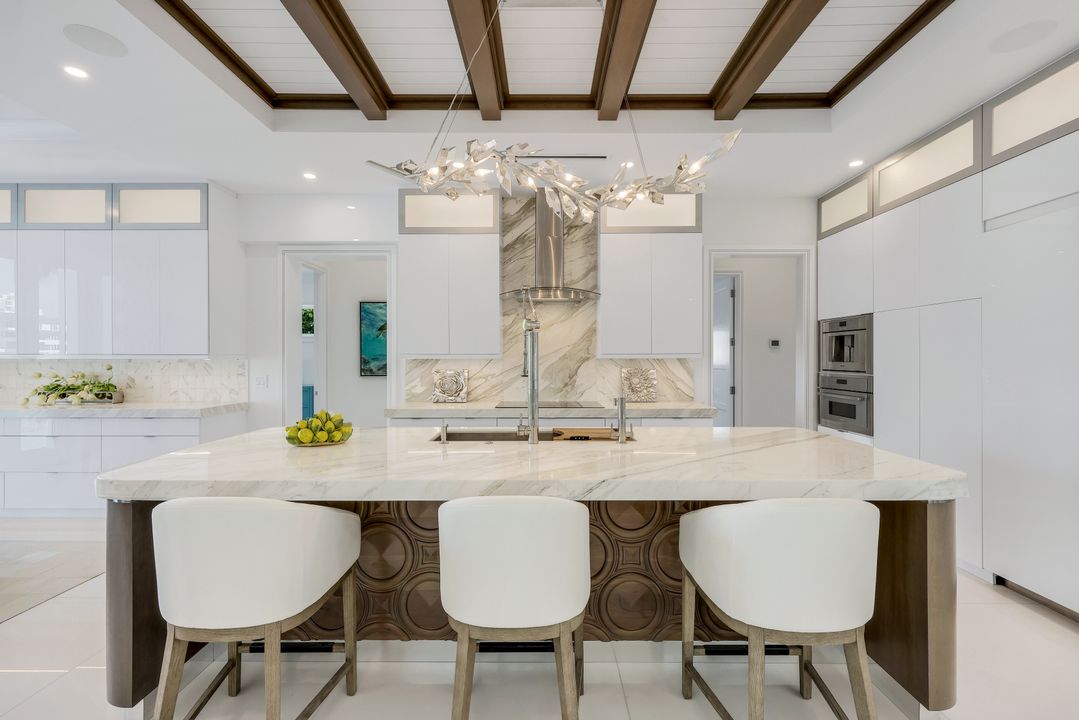 309 Neapolitan Way, Naples, FL 34103