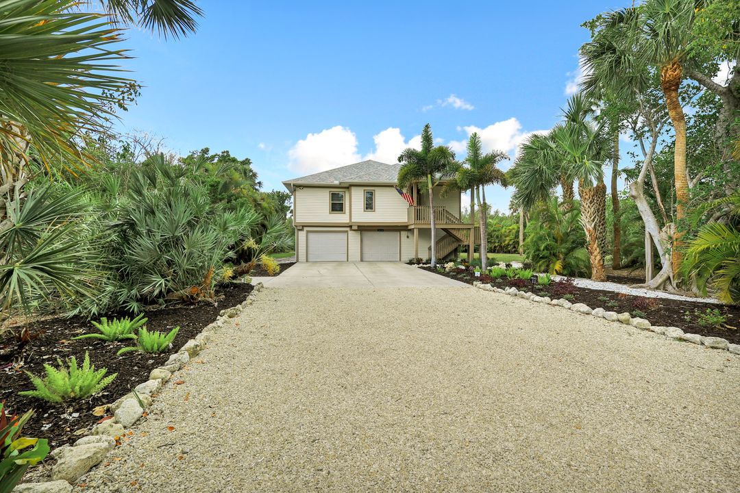 2130 Sunset Cir, Sanibel, FL 33957