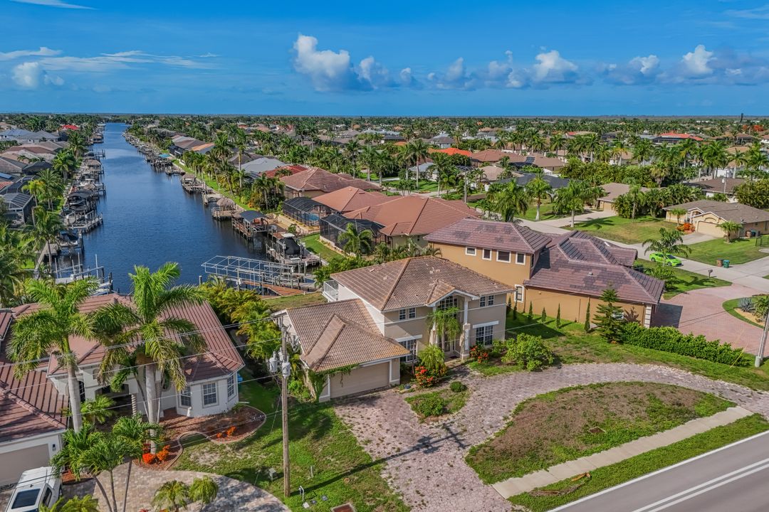 2502 Cape Coral Pkwy W, Cape Coral, FL 33914
