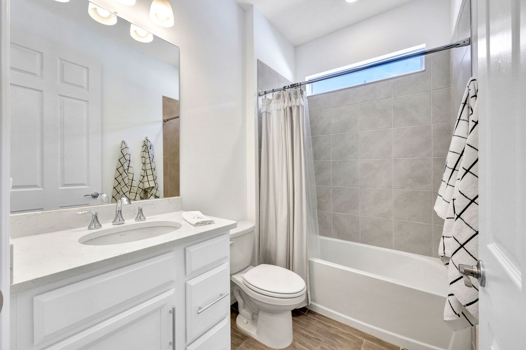 16517 Seagate Pl, Bonita Springs, FL 34135